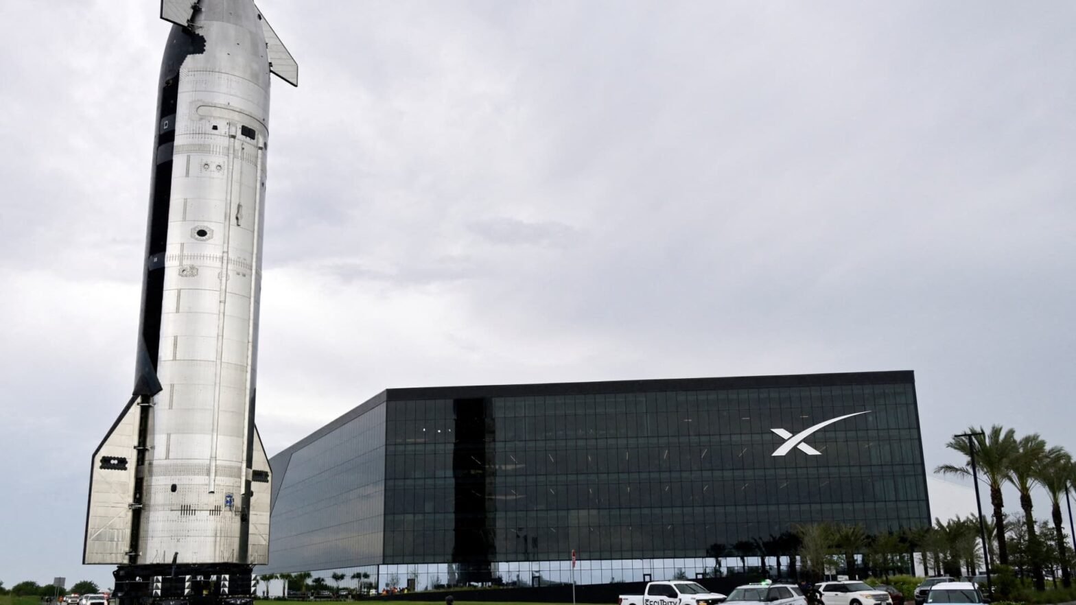 spacex-falls-further-in-premarket-after-starship-test-flight-aborted