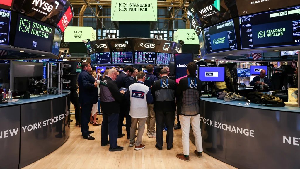this-chipmaker-just-crushed-expectations-again.-so-why-did-the-stock-drop?