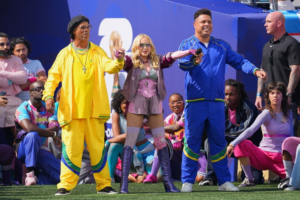 world-cup-final-performances-span-tom-cruise-and-shakira