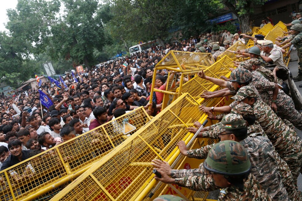 cockroach-movement-attempting-to-march-to-india’s-parliament
