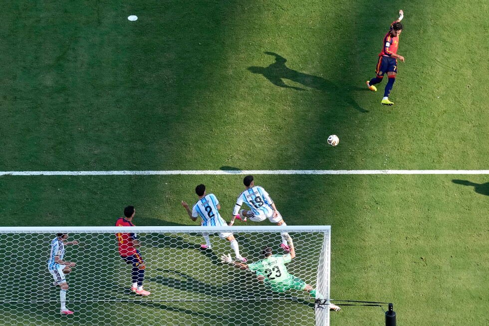 how-ferran-torres-scored-world-cup-winning-goal-for-spain-to-beat-argentina