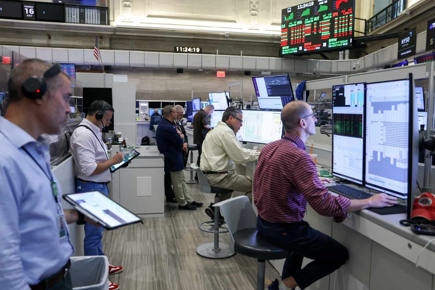 stock-market-today:-futures-rise-after-three-straight-sessions-of-losses-for-major-indexes;-oil-at-highest-level-in-more-than-month