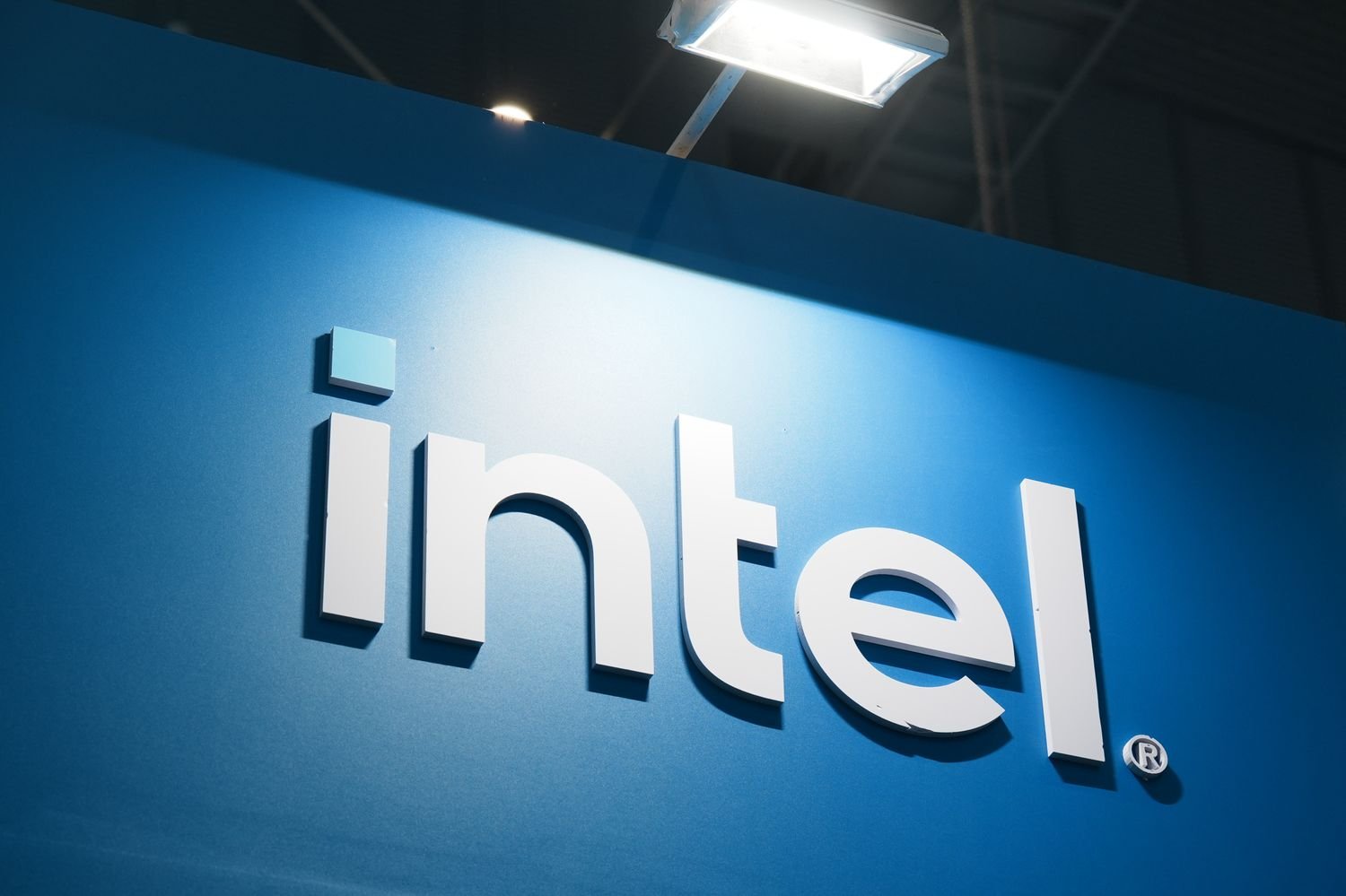 intel-stock-took-a-hit-this-week-after-its-record-rally.-here’s-how-much-traders-see-it-moving-next-week