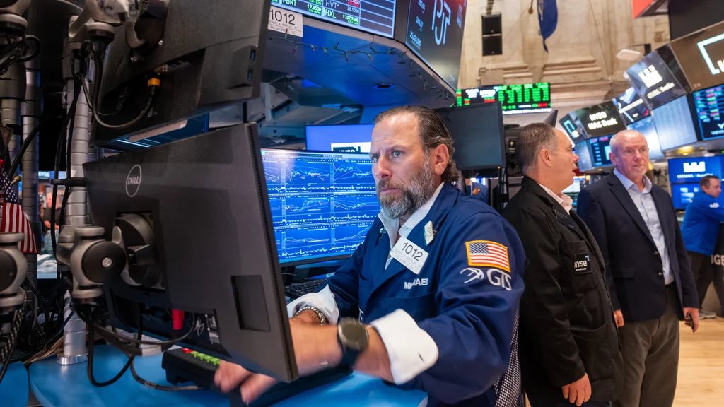 big-tech-keeps-spending-like-there’s-no-tomorrow.- investors-are-getting-nervous