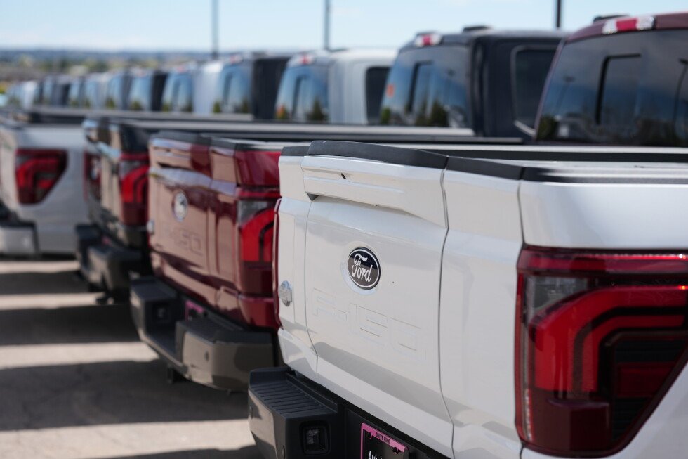 need-backup-power?-automakers-want-you-to-use-their-vehicles-in-your-driveway