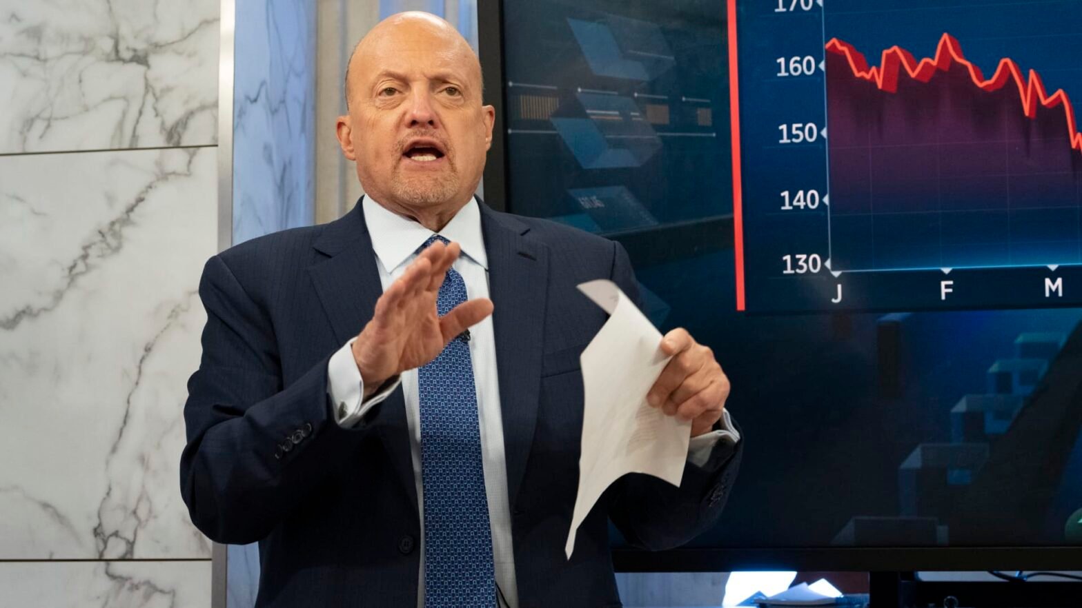 jim-cramer-says-he-is-‘struggling-to-have-reasons-to-buy’-in-this-market