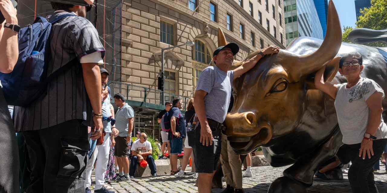 the-august-stock-market-slump-is-a-myth-—-so-why-does-wall-street-keep-repeating-it?
