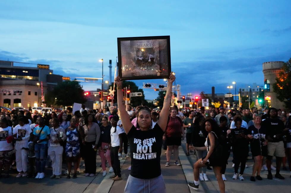fatal-police-shooting-of-man-with-knife-roils-madison,-wisconsin