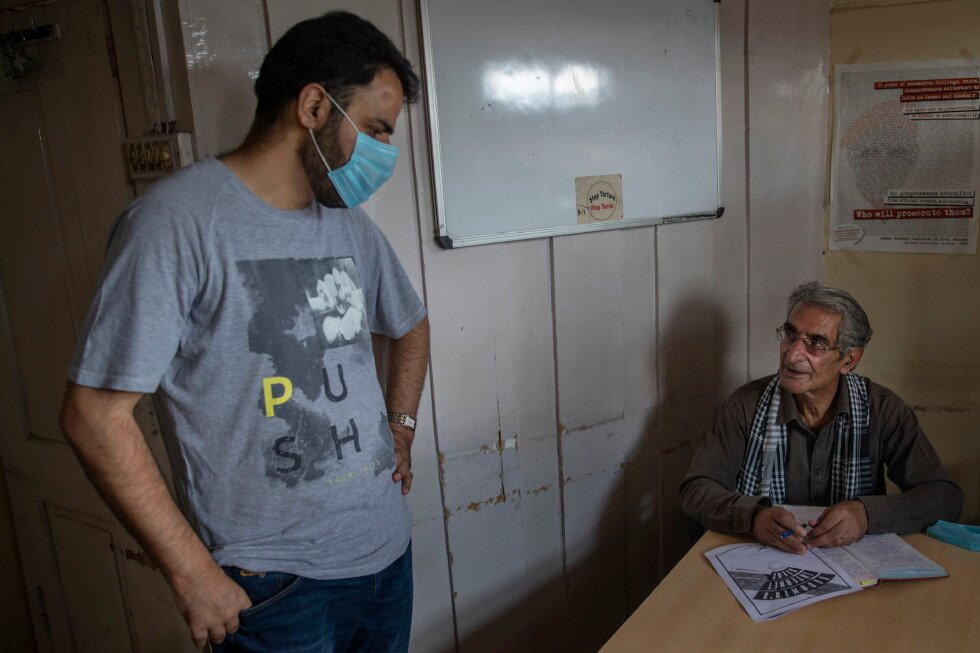 liberan-con-restricciones-a-activista-khurram-parvez-y-periodista-irfan-mehraj-en-cachemira