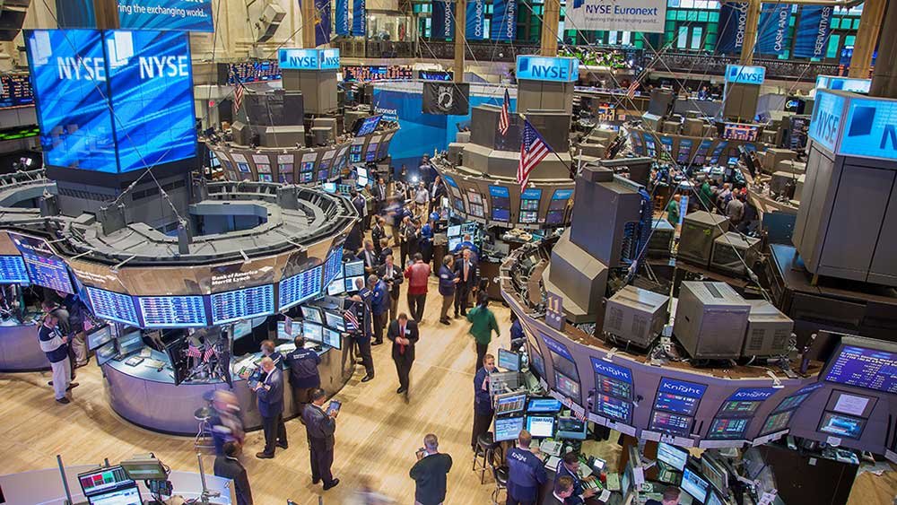 blue-chips-lead-stock-market,-but-memory,-chip-stocks-take-heat-as-nasdaq-breaches-key-level
