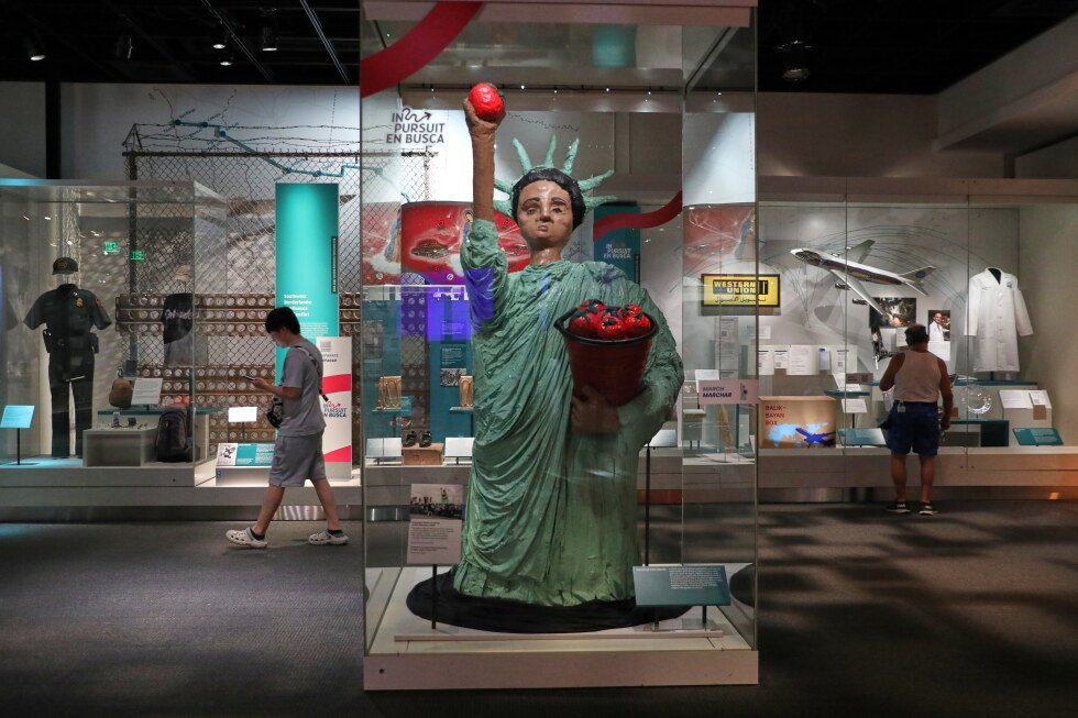 trump-orders-new-signs-at-smithsonian-us-history-museum