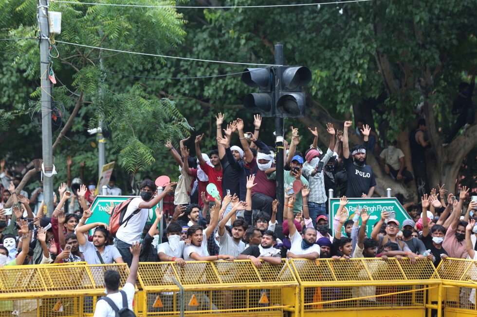 india’s-education-minister-resigns-after-weeks-of-protests-against-him