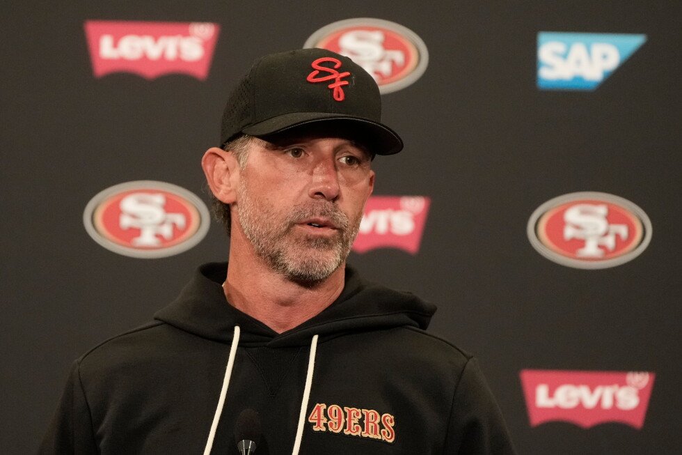 49ers-coach-kyle-shanahan-hurt-in-a-car-crash,-limited-as-training-camp-opens