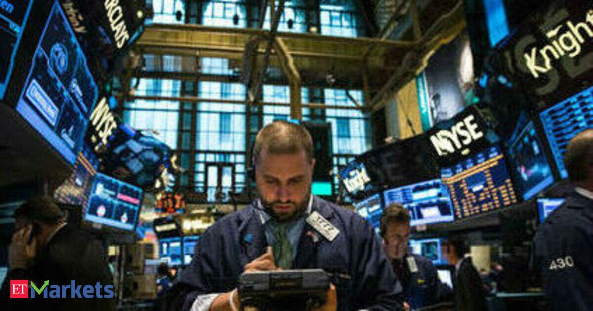 us-stock-market:-equity-funds-see-second-week-of-outflows-as-big-tech-earnings,-oil-rally-dampen-sentiment