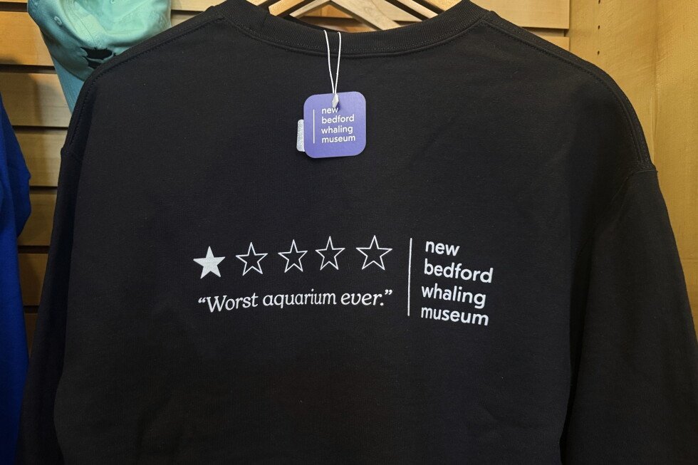 whaling-museum-goes-viral-for-‘worst-aquarium-ever’-t-shirts,-totes