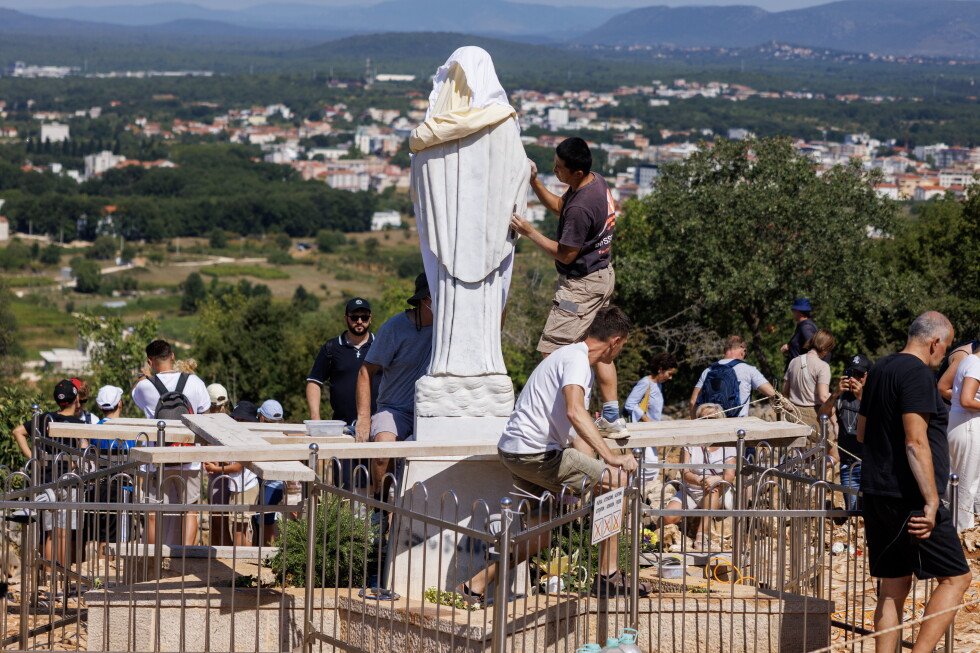 bosnia-investigates-virgin-mary-statue-desecration-in-the-village-of-medjugorje