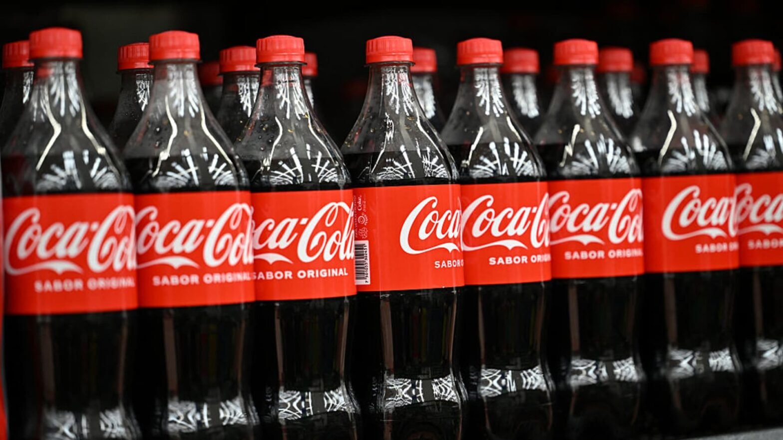 coca-cola-earnings,-altman-in-dc.,-apple’s-market-cap-milestone-and-more-in-morning-squawk