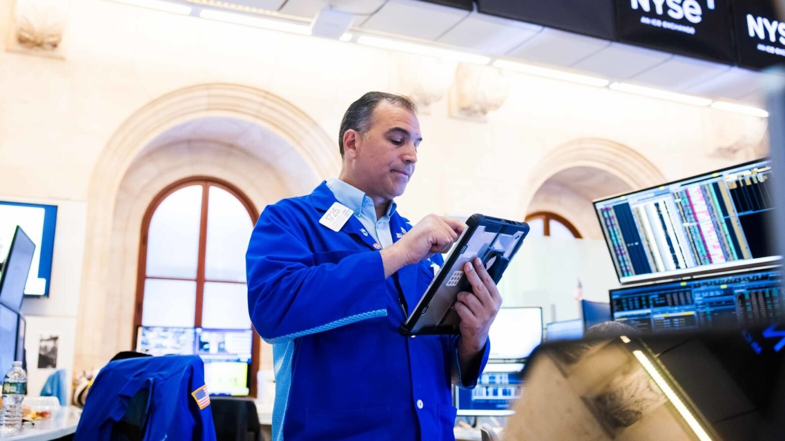 friday’s-big-stock-stories:-what’s-likely-to-move-the-market-in-the-next-trading-session