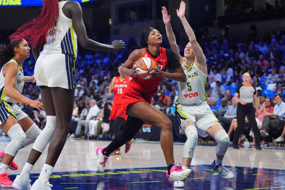 social-media-post-showing-bueckers-and-reese-betting-on-game-‘missed-the-mark,’-wnba-says