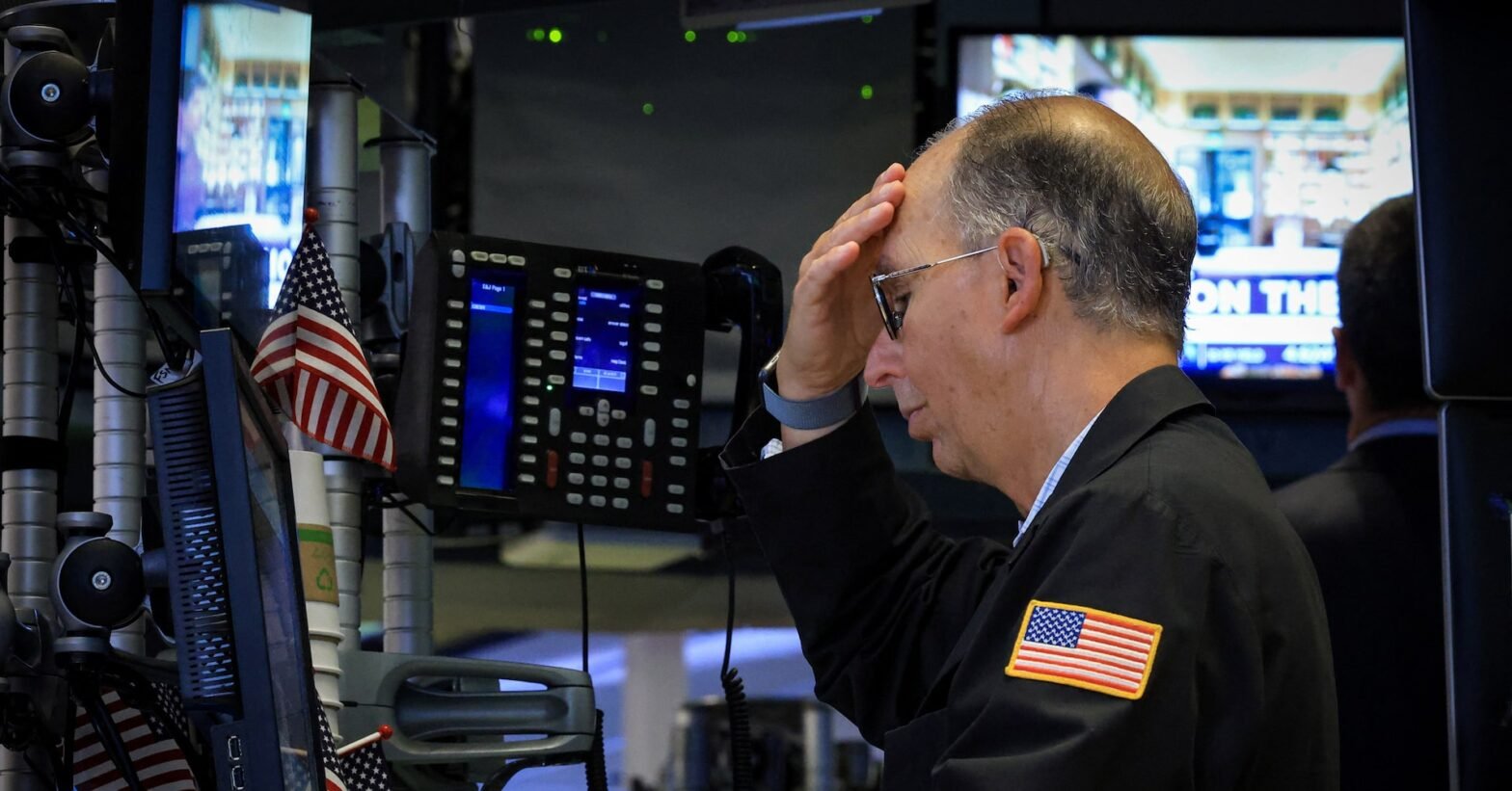 wall-st-week-ahead-teetering-us-stock-market-faces-jobs-report,-big-earnings-week