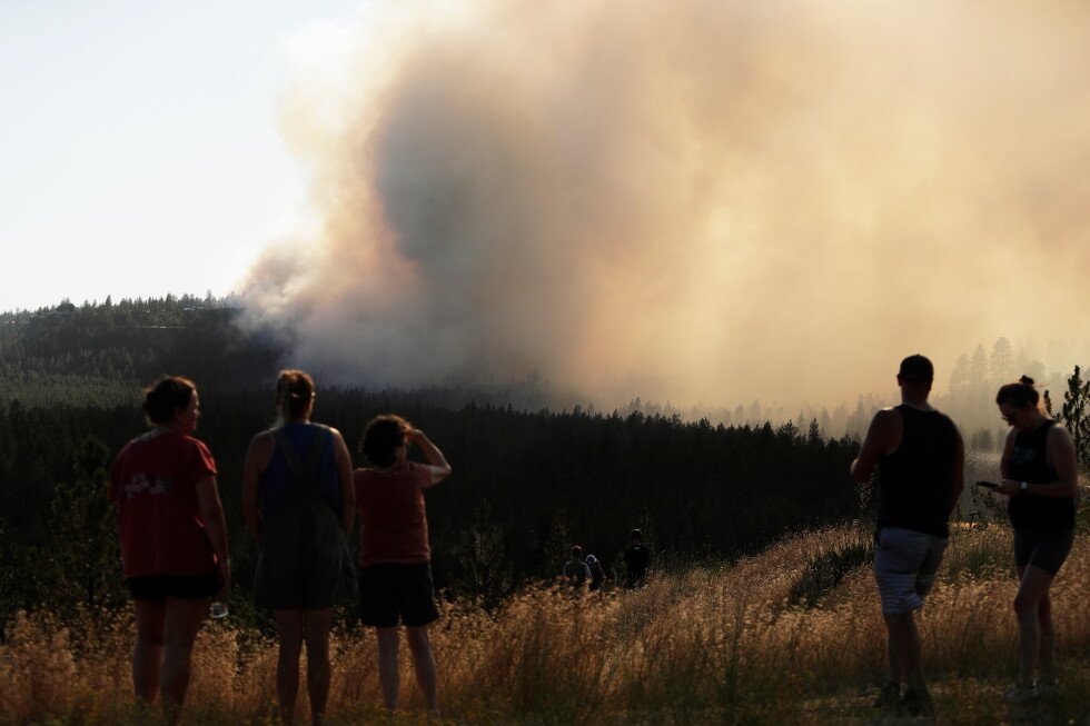 wildfire-prompts-thousands-to-evacuate-in-eastern-washington