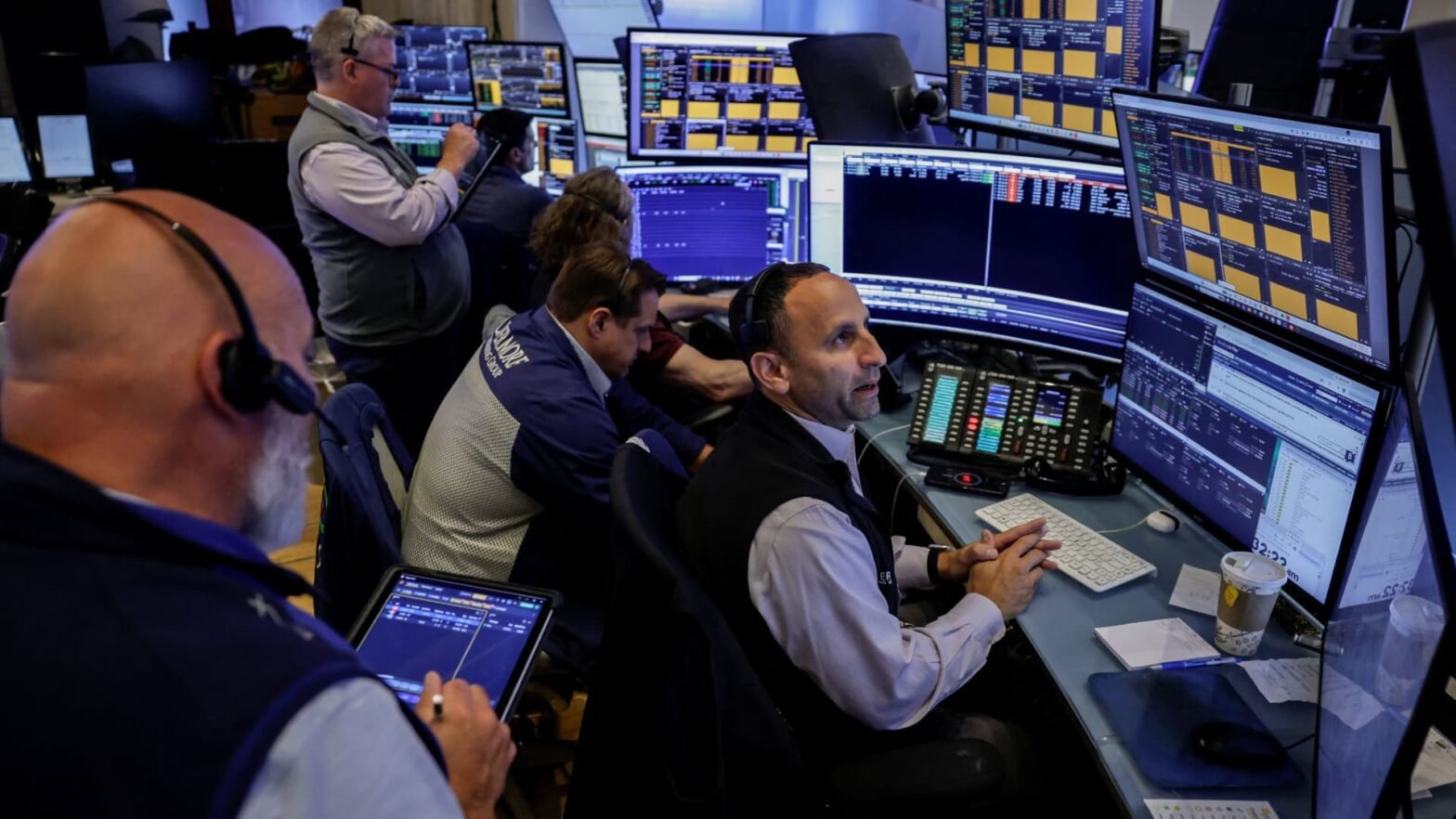 stock-futures-rise-as-investors-look-ahead-to-jobs-report,-key-earnings:-live-updates