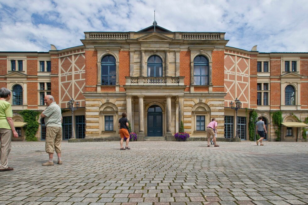 ai-staging-experiment-draws-boos-at-wagner-festival-in-germany