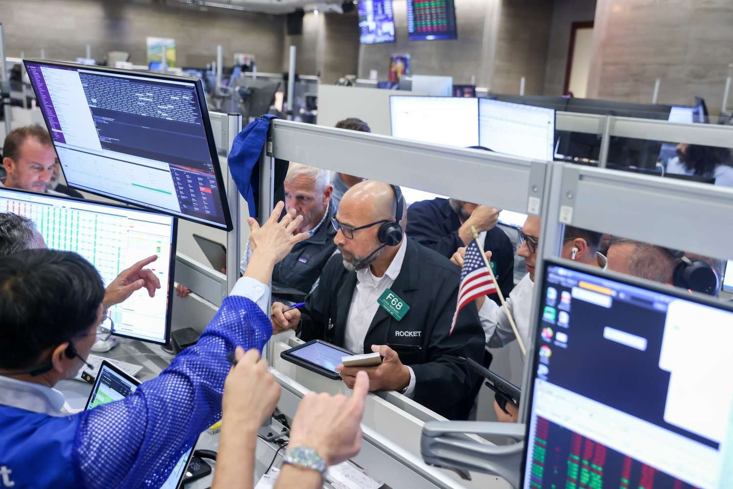 stock-market-today:-futures-rise-to-begin-august-trading-as-oil-prices-drop