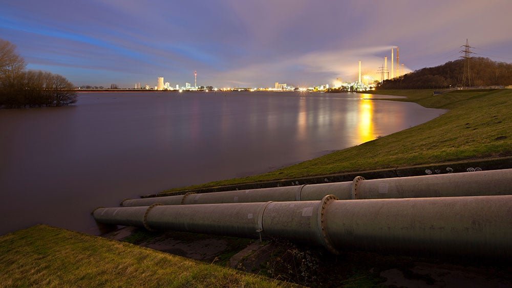 this-oil-stock-breaks-out-powerfully-in-hefty-energy-earnings-week