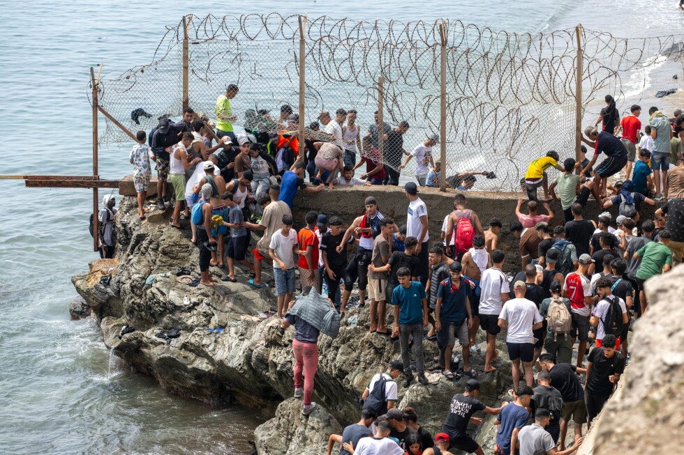 runaway-online-rumors-sparked-frantic-rush-by-migrants-to-ceuta
