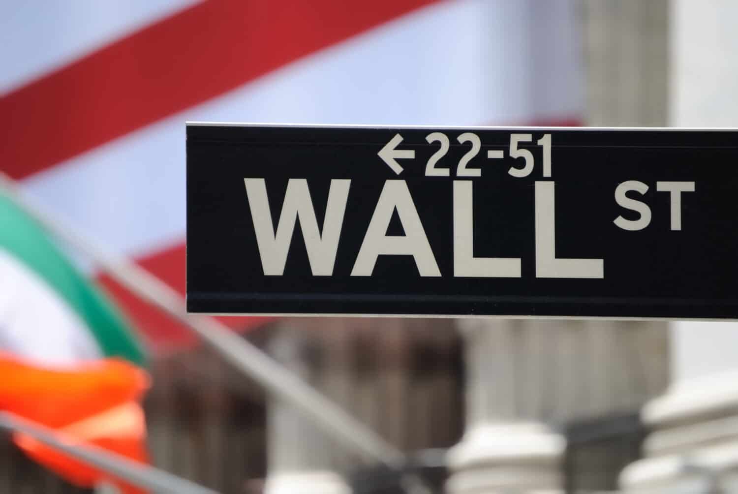 here-are-tuesday’s-top-wall-street-analyst-research-calls:-apple,-coreweave,-ebay,-exxon-mobil,-intuit,-nebius-group,-palantir-technologies,-sk-hynix,-and-more