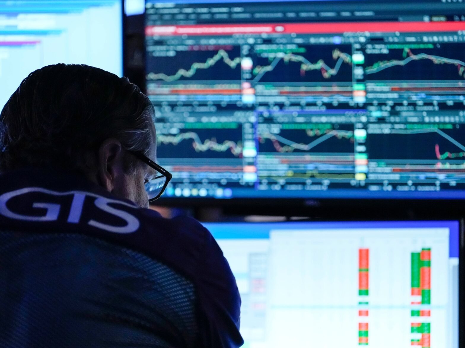 us-stock-market-hits-record-high-amid-hopes-for-strait-of-hormuz-reopening