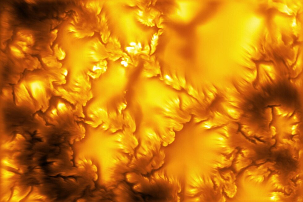 scientists-photograph-the-sun’s-surface-in-the-finest-detail-yet