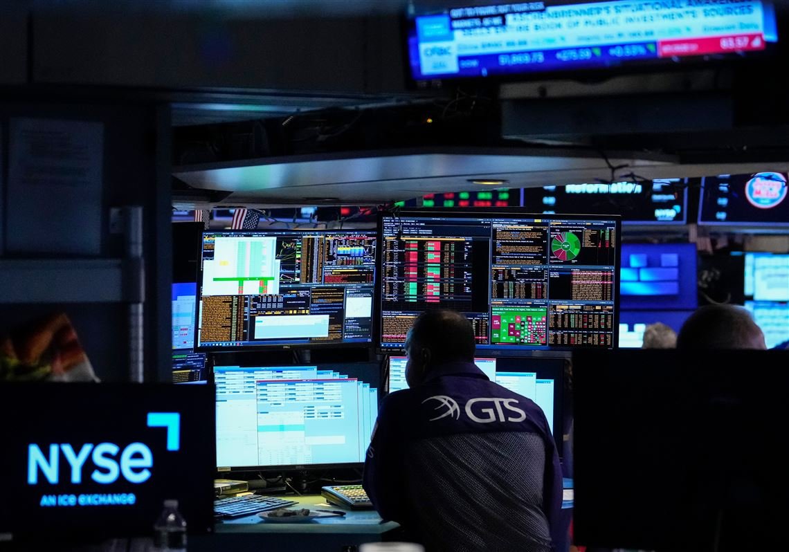 stocks-rise-on-wall-street-and-add-to-their-records-as-oil-prices-hold-steady