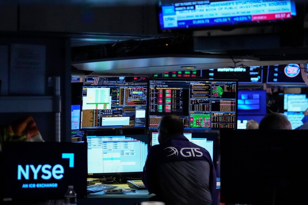 asian-shares-rally-as-hopes-for-mideast-deal,-ai-rebound-and-strong-profits-push-stocks-to-records