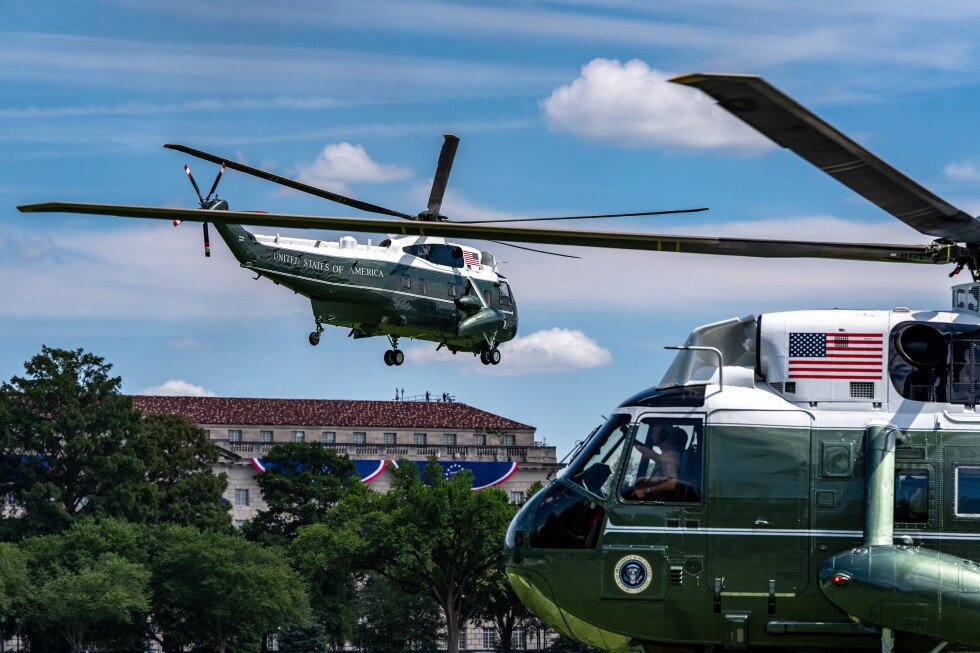 plane-took-off-as-president-donald-trump’s-helicopter-approached-reagan-airport