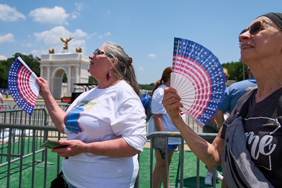 extreme-heat-impact-on-travel,-family-increasingly-felt-by-americans:-poll