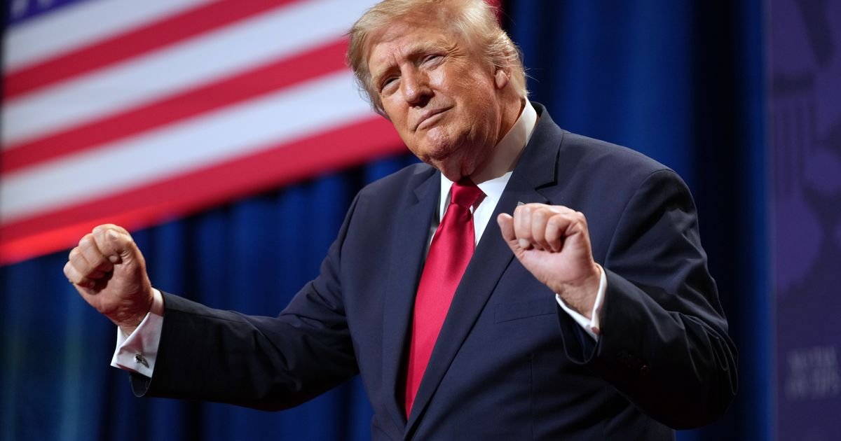 fact-focus:-trump-boasts-about-the-economy-but-there’s-more-to-the-story