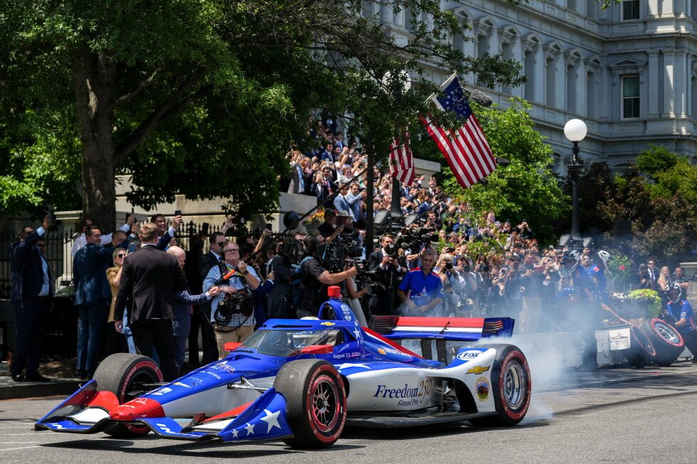 trump’s-indycar-race:-up-to-200-mph-speeds-along-pennsylvania-avenue