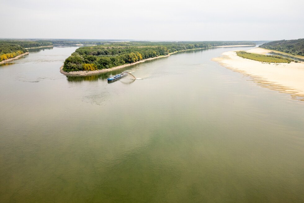romania-rushes-to-sink-barges-in-danube-to-keep-nuclear-power-plant-running