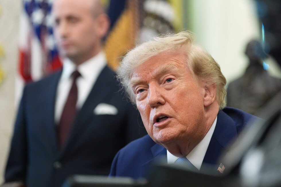trump-signs-immigration-actions-on-birthright-citizenship,-‘birth-tourism’