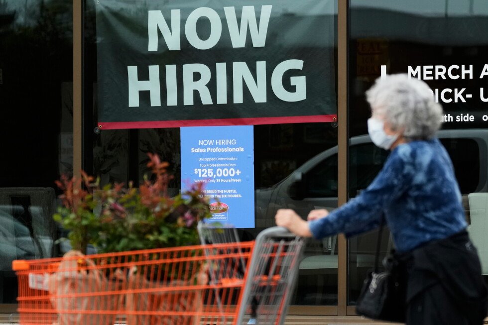 us-job-market-sends-mixed-signals-as-layoffs-stay-low-and-hiring-stays-muted