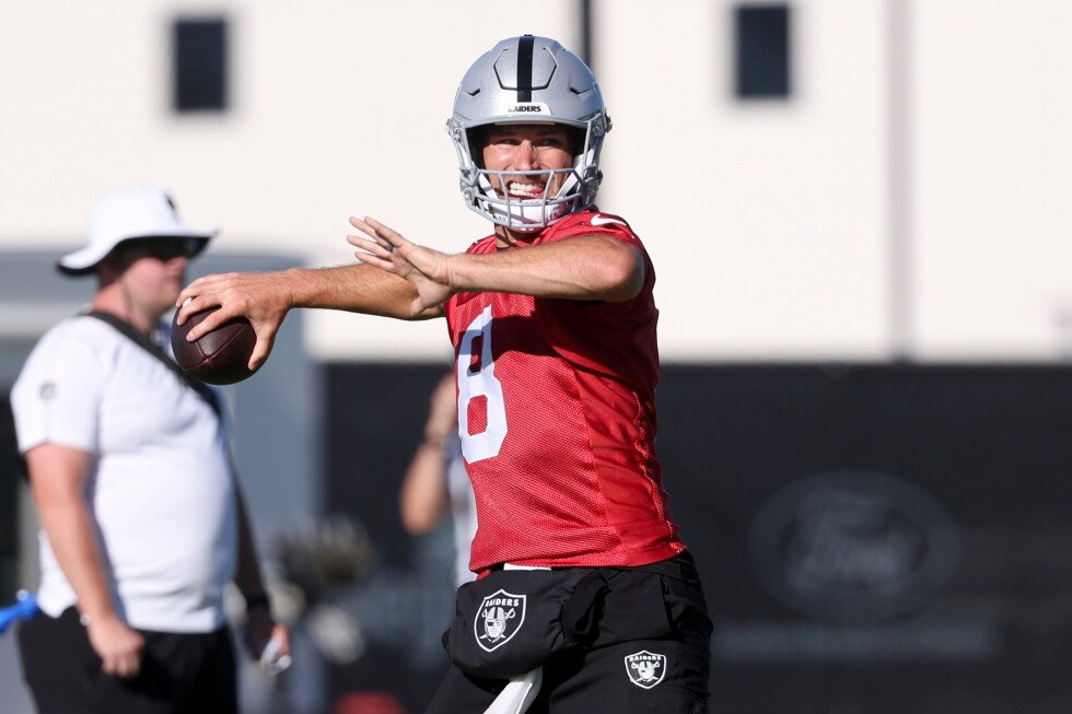 las-vegas-raiders’-kirk-cousins,-maxx-crosby-in-practice-scuffle