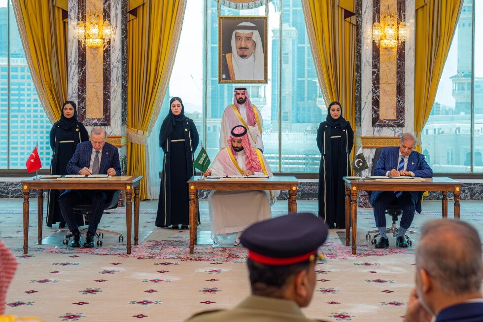 turquia-dice-que-pacto-de-defensa-con-arabia-saudi-y-pakistan-no-va-contra-iran-ni-ningun-otro-pais