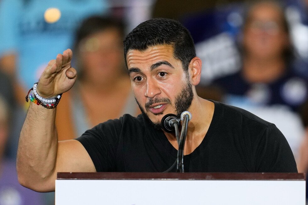 senate-hopeful-el-sayed-spoke-with-obama-as-michigan-democrats-seek-unity