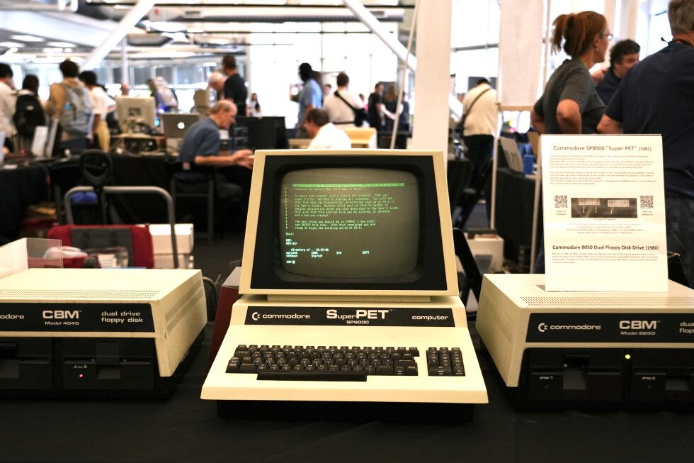 vintage-computer-collectors-are-reviving-machines-from-the-’80s