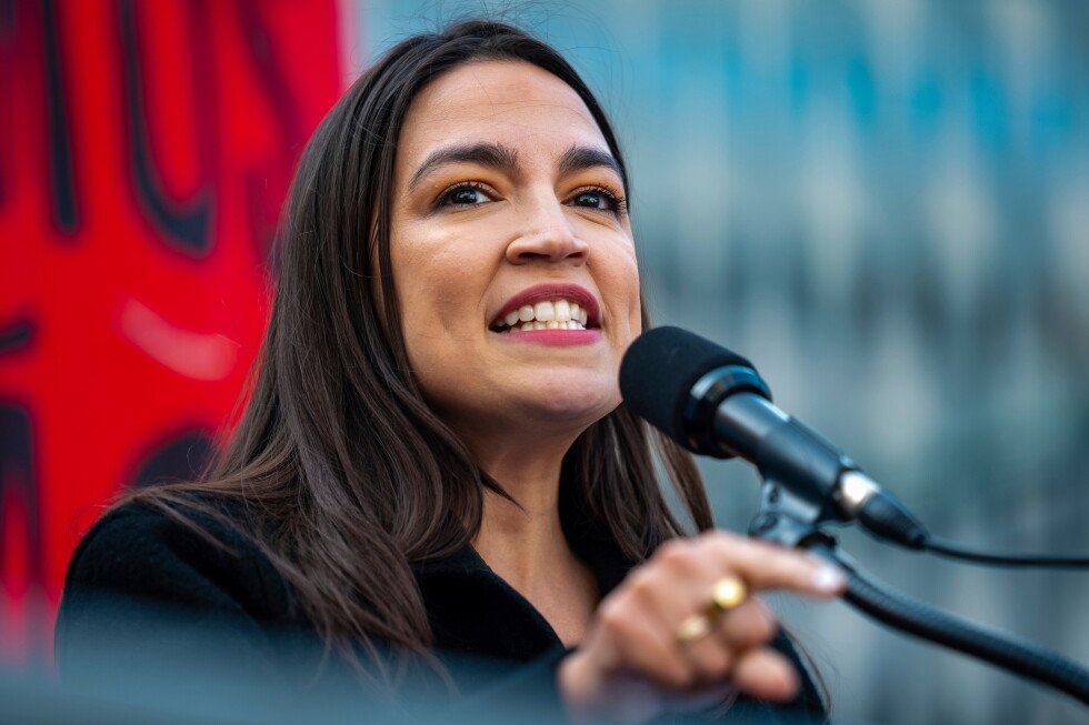 ocasio-cortez-dice-que-congelara-ovulos-mientras-decide-sobre-su-carrera-politica