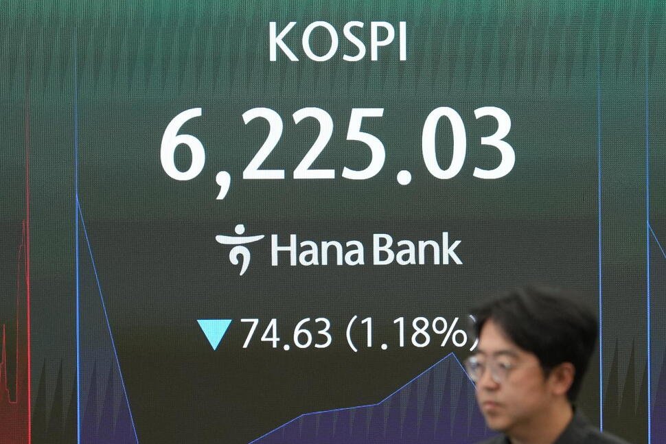 oil-prices-hold-steady-after-jumping-5%,-while-asian-shares-are-mixed