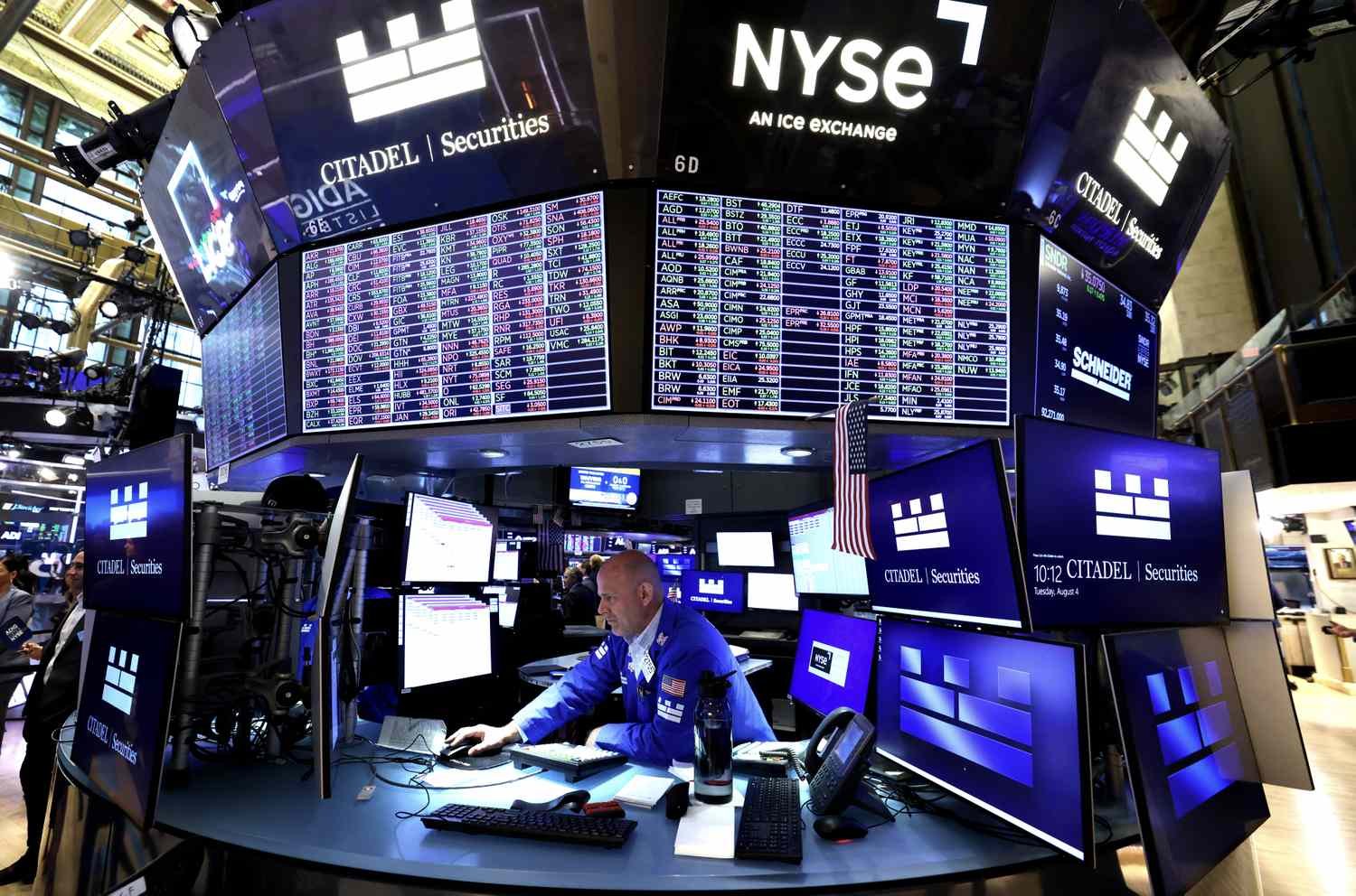 stock-market-today:-futures-little-changed-after-ticking-lower-to-begin-week;-oil-prices-rise-further