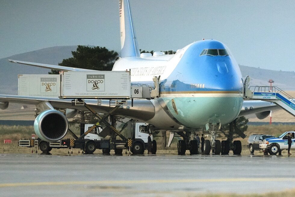 trump-didn’t-leave-turkey-on-air-force-one.-he-flew-in-a-secret-plane-instead